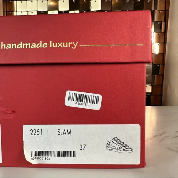 AMA ‘SLAM’ Made In Italy White With Red Star & Brown Fur Trim Size 37 NIB - Picture 10 of 15